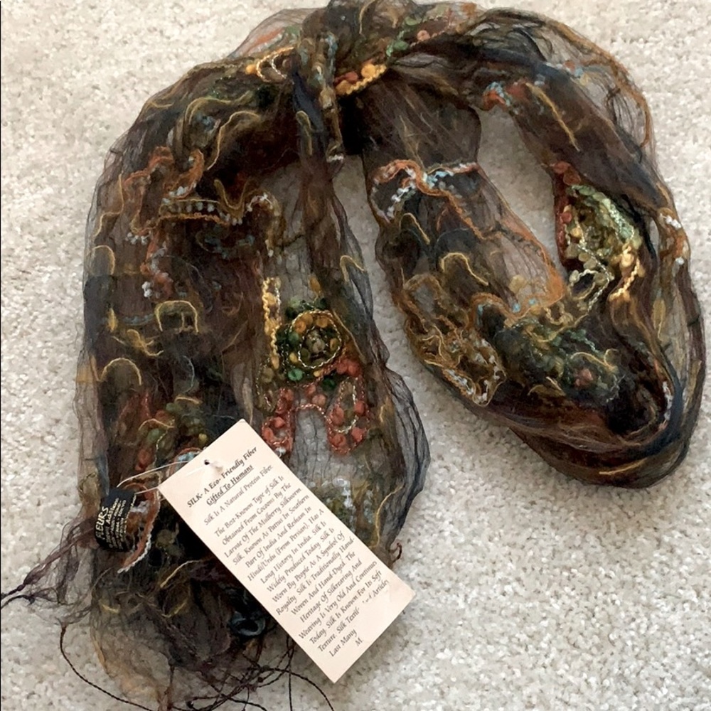 HANDMADE SCARF